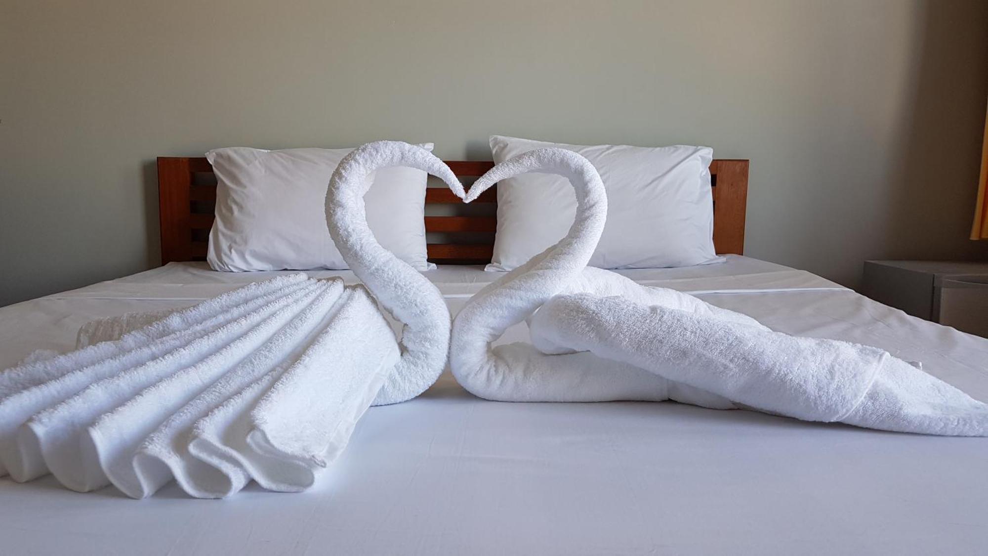 Two Moons Resort Kampot Εξωτερικό φωτογραφία